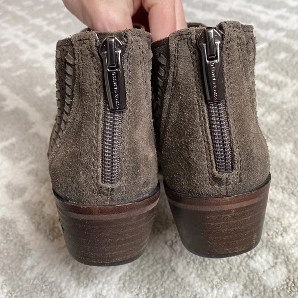 •Vince Camuto• Prasata Suede Ankle Boots - Picture 11 of 14